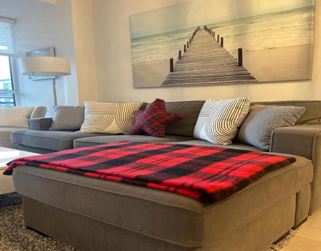 Stunning Stayz At Friday Harbour Beach Marina Resort Lake Simcoe Innisfil Eksteriør billede