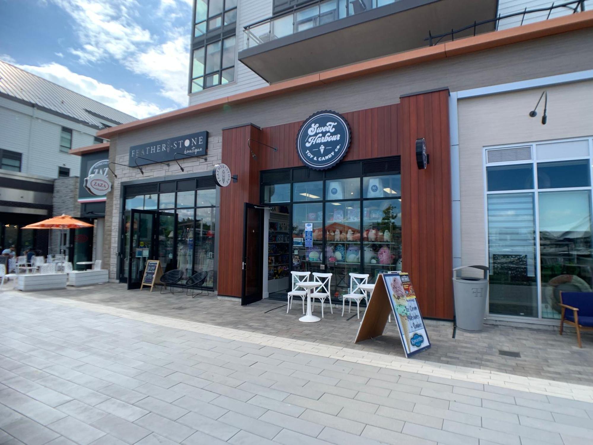 Stunning Stayz At Friday Harbour Beach Marina Resort Lake Simcoe Innisfil Eksteriør billede